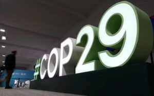 Lee más sobre el artículo COP29 en Bakú: grandes expectativas, pequeños compromisos y la cruda realidad del cambio climático